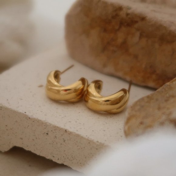 NEW 18K Gold Plated Double Cross Hoop Earrings - Picture 4 of 8